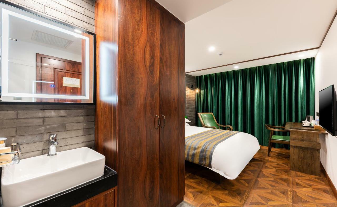 Nostalgia Hotel Near Prince Gong'S Mansion- Beihai Park, Tian'Anmen Square, Nanluoguxiang Hutong, Huguosi Hutong Snack Street, 5 Minutes Walk Away From Ping'Anli Subway Station, Free Ice Cream And Laundry Service,English Communication Well ปักกิ่ง ภายนอก รูปภาพ