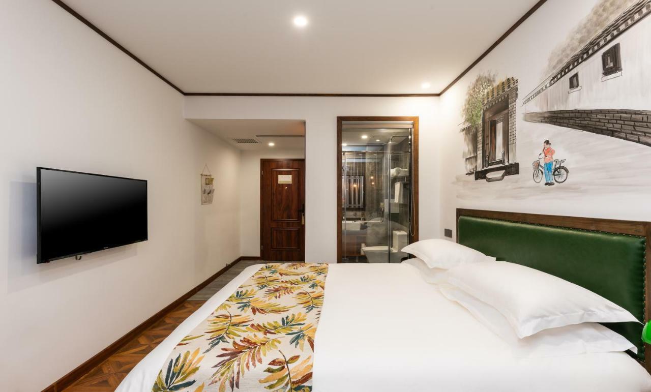 Nostalgia Hotel Near Prince Gong'S Mansion- Beihai Park, Tian'Anmen Square, Nanluoguxiang Hutong, Huguosi Hutong Snack Street, 5 Minutes Walk Away From Ping'Anli Subway Station, Free Ice Cream And Laundry Service,English Communication Well ปักกิ่ง ภายนอก รูปภาพ