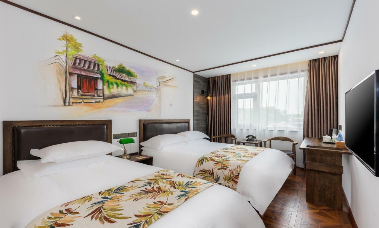 Nostalgia Hotel Near Prince Gong'S Mansion- Beihai Park, Tian'Anmen Square, Nanluoguxiang Hutong, Huguosi Hutong Snack Street, 5 Minutes Walk Away From Ping'Anli Subway Station, Free Ice Cream And Laundry Service,English Communication Well ปักกิ่ง ภายนอก รูปภาพ