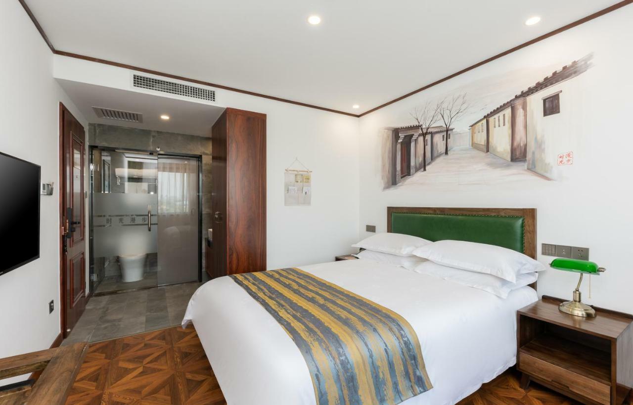 Nostalgia Hotel Near Prince Gong'S Mansion- Beihai Park, Tian'Anmen Square, Nanluoguxiang Hutong, Huguosi Hutong Snack Street, 5 Minutes Walk Away From Ping'Anli Subway Station, Free Ice Cream And Laundry Service,English Communication Well ปักกิ่ง ภายนอก รูปภาพ