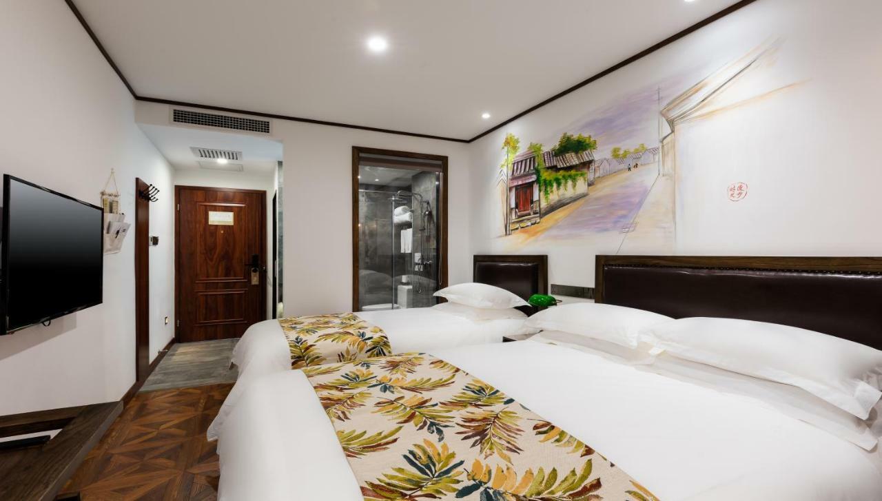 Nostalgia Hotel Near Prince Gong'S Mansion- Beihai Park, Tian'Anmen Square, Nanluoguxiang Hutong, Huguosi Hutong Snack Street, 5 Minutes Walk Away From Ping'Anli Subway Station, Free Ice Cream And Laundry Service,English Communication Well ปักกิ่ง ภายนอก รูปภาพ